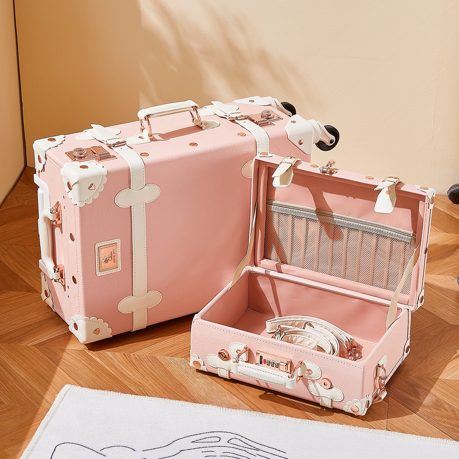 Embossed Pink| 图1